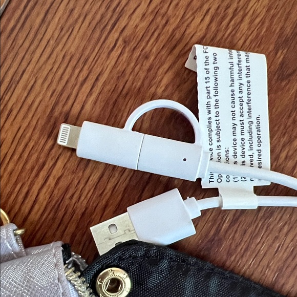 NWT Liz Claiborne Metallic Silver Phone Charging Wristlet with Tassel - Picture 8 of 9